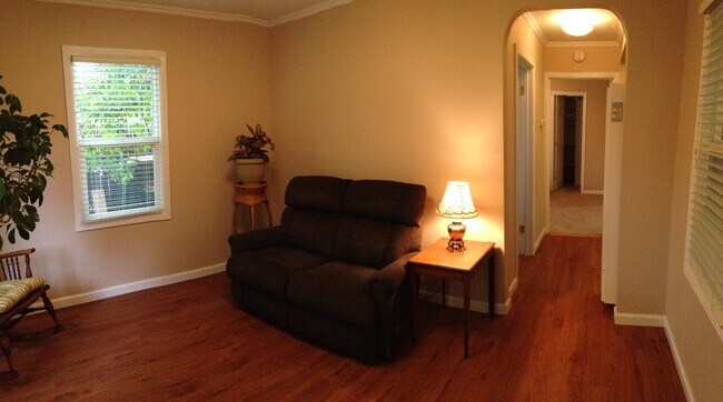 Foto del edificio - 541 Lily St