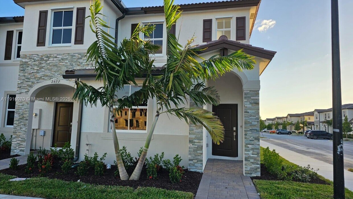 Foto principal - 2618 SE 27th Ct