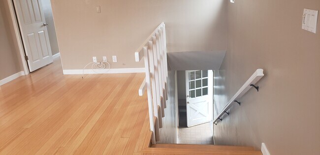Building Photo - 1360 Landing Ave