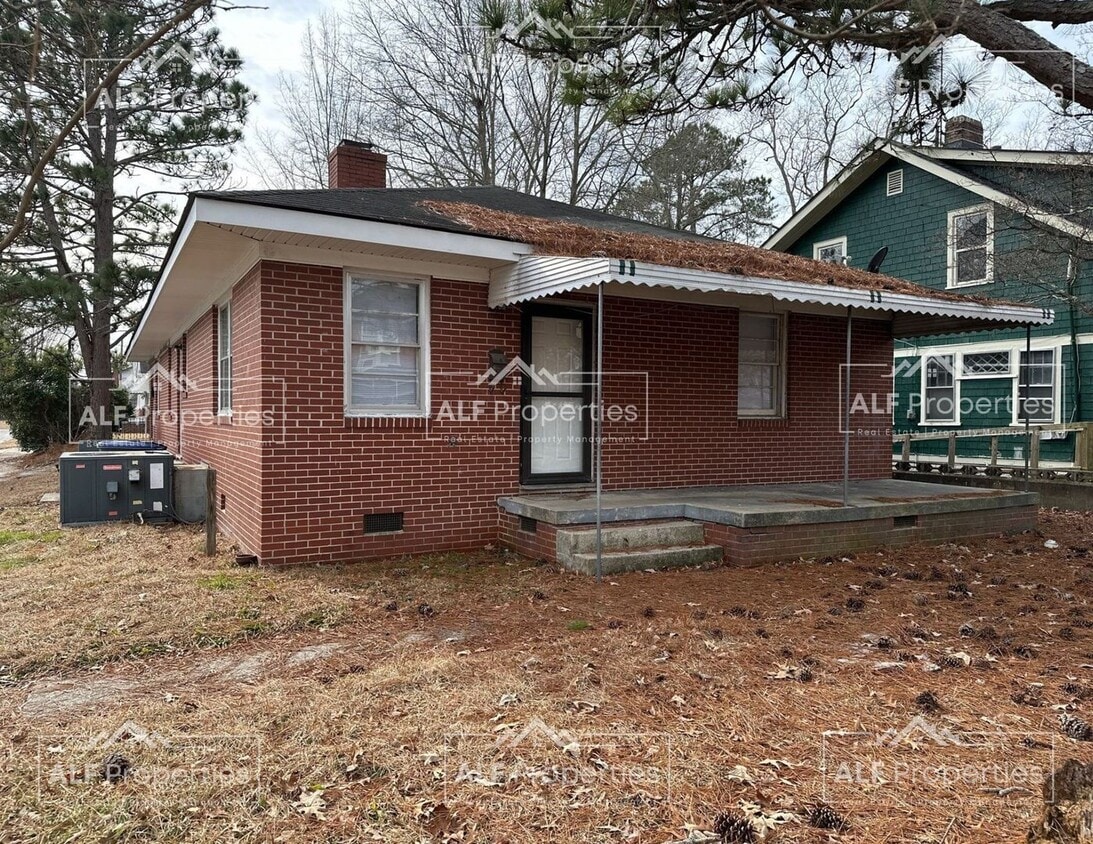 Primary Photo - Newly Renovated 2-Bedroom Home on a Corner...