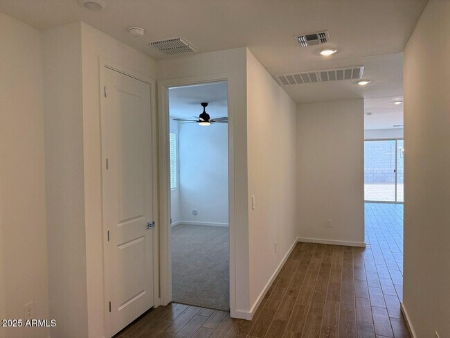 Building Photo - 4239 W Lisa Ln