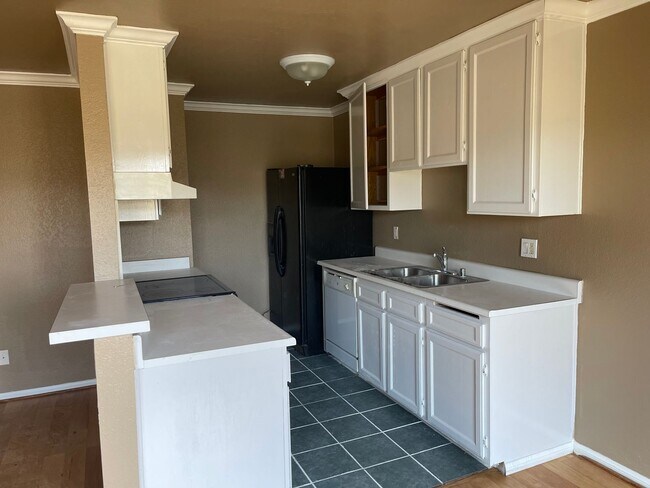 Foto del edificio - 1 Bedroom 1 Bathroom Condo. Minutes from D...