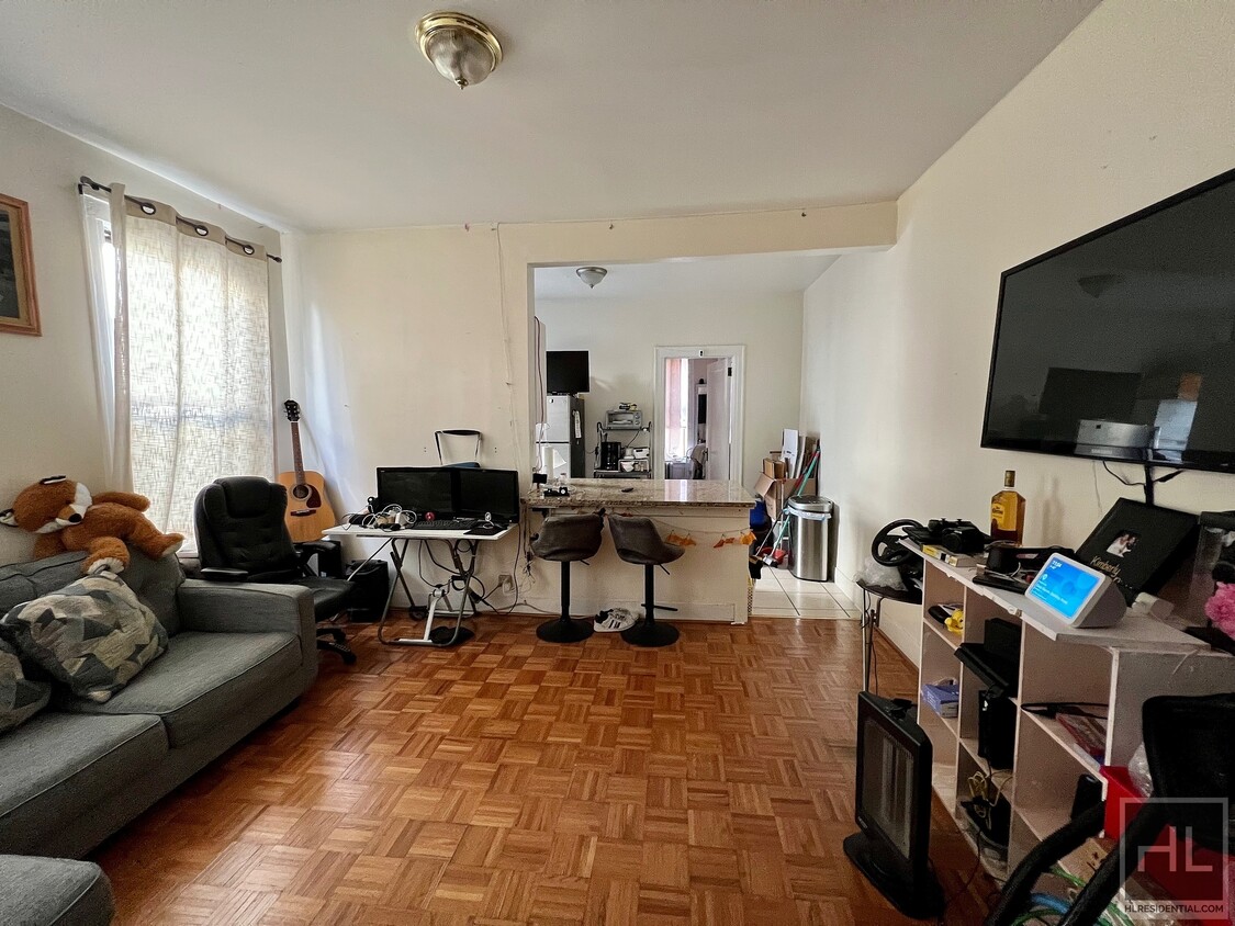 Primary Photo - 30 AVENUE - 1BR - ASTORIA, QUEENS