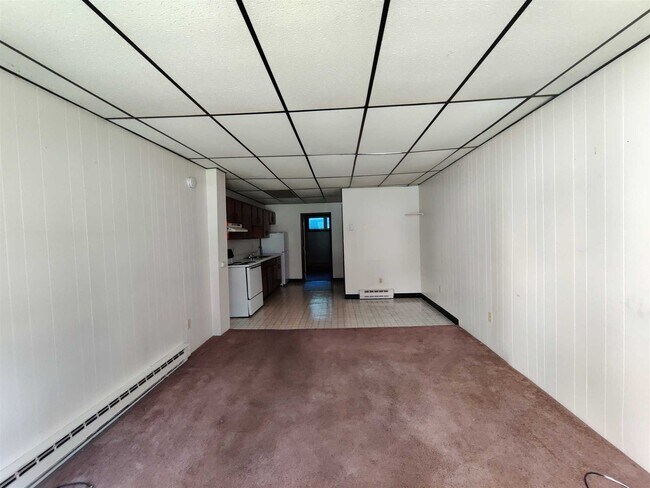 Building Photo - 28 Vineyard Ave