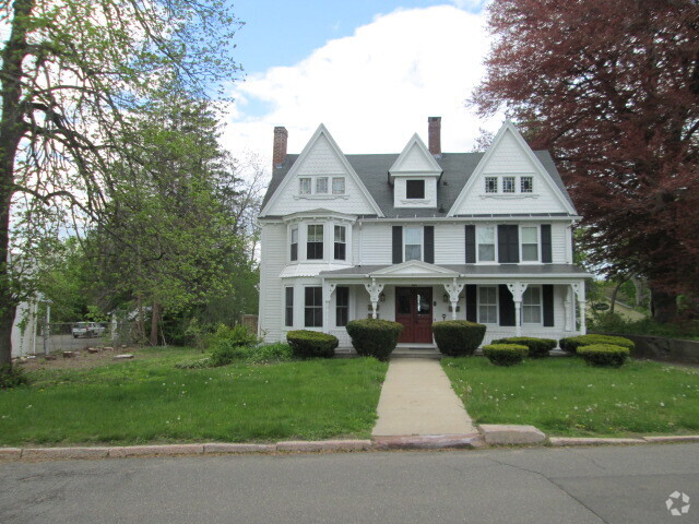 Building Photo - 700 Main St