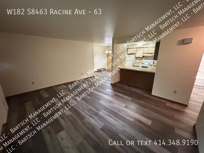 Foto del edificio - W182-S8463 Racine Ave