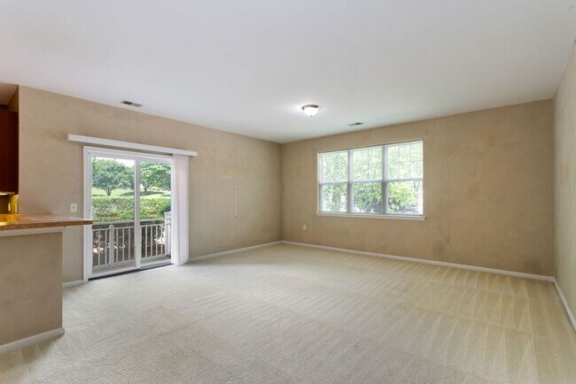 Building Photo - 5329 Warminster Dr. #101