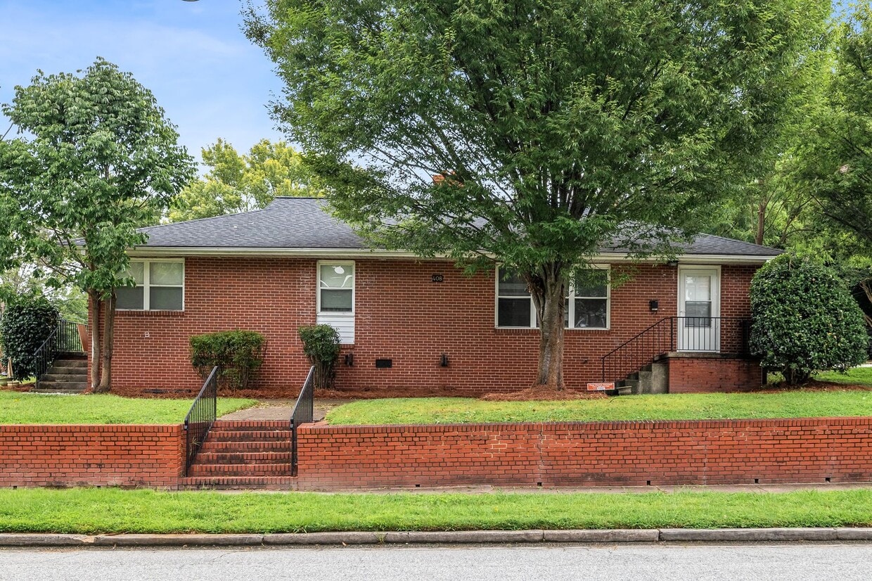 Primary Photo - 408 N Mendenhall St