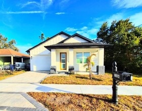 Building Photo - 3304 E North Bay St