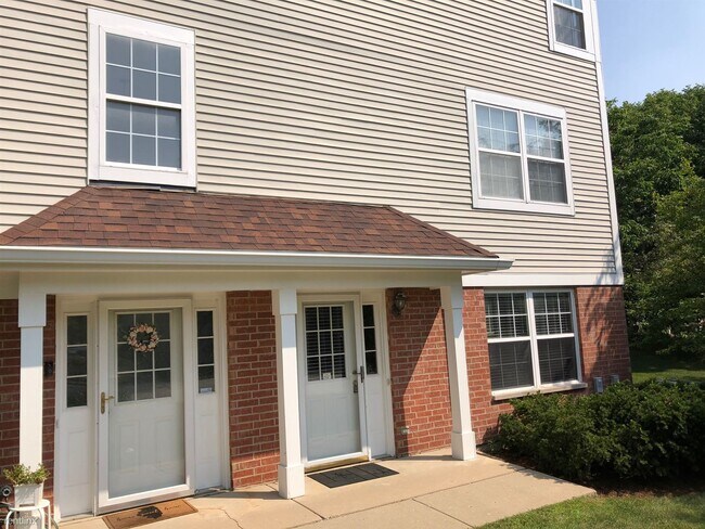 Foto del edificio - 2 br, 1.5 bath Townhome - 223 Mansfield Way