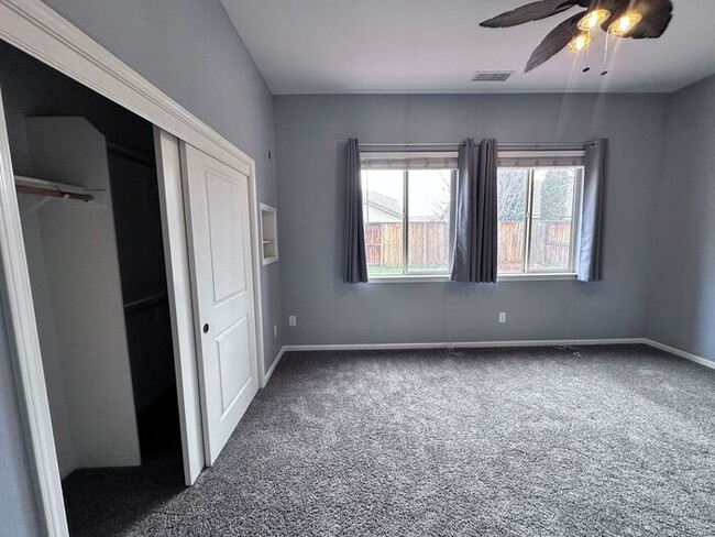 Building Photo - 5071 Hallgarten Dr