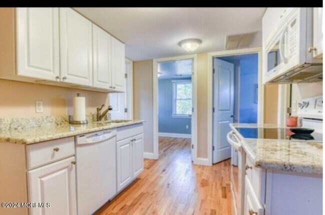 Building Photo - 606 Brinley Ave