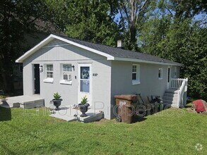 Building Photo - 808 Mobile St