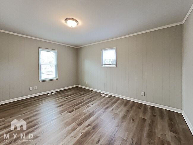 Foto del edificio - 716 Peaceful Glen Rd