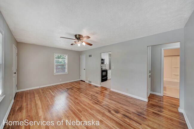 Building Photo - 3 br, 2 bath House - 4610 Hillside