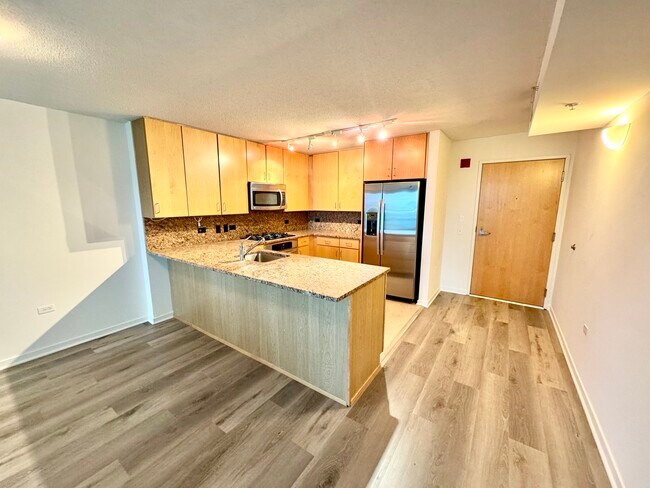Building Photo - 9725 Woods Dr