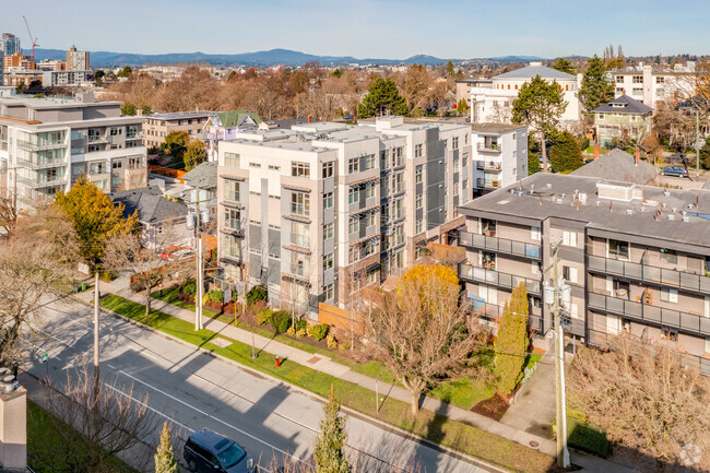Building Photo - The Chambers Apartments