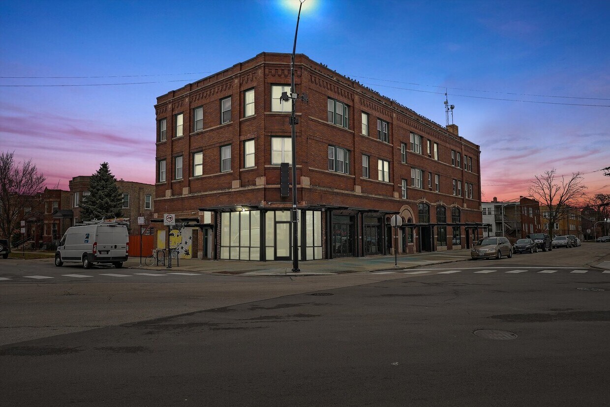 Primary Photo - 3803 N Bernard St