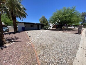 Building Photo - 7049 E Calle Canis