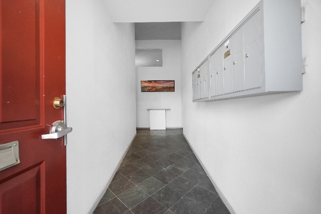 Building Photo - 1092 Calcot Pl