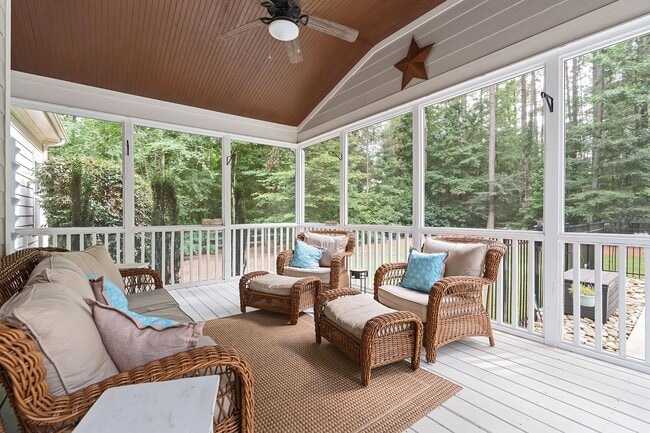 Foto del edificio - Splendid 4-bedroom, 3-bathroom Harrison Pond home in Pittsboro-- SWIMMING POOL!