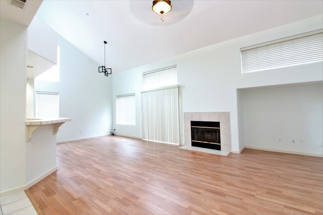 Building Photo - 9564 Stone Oak Ct