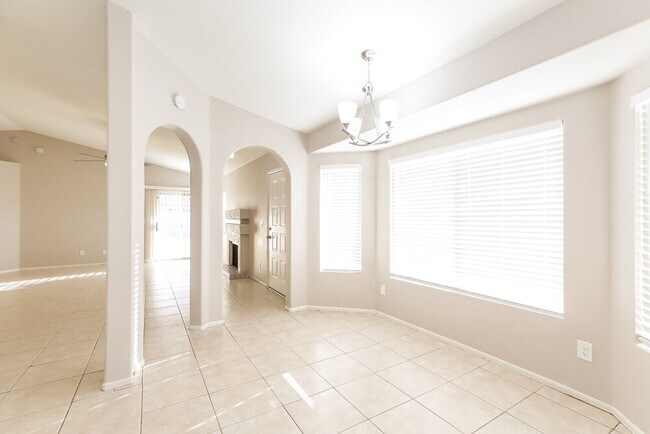 Foto del edificio - 7056 W Eva St