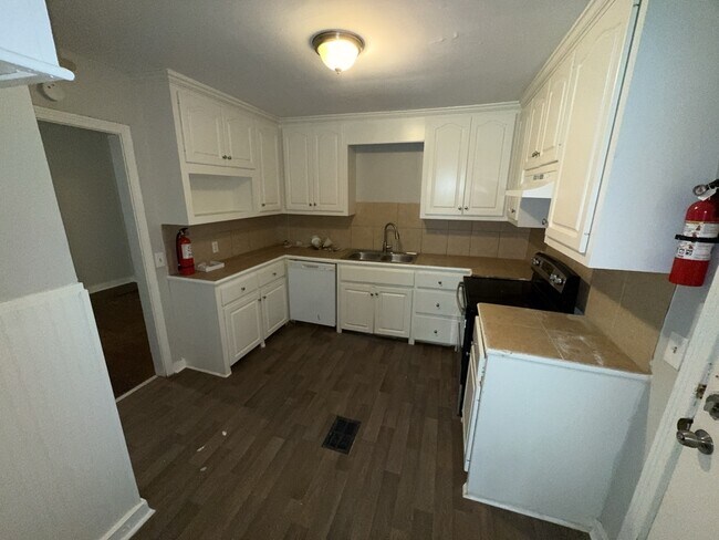 Foto del edificio - 740 Hickory Ridge Dr