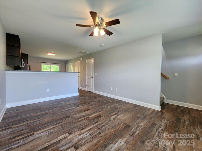Building Photo - 1311 N Juniper Ave