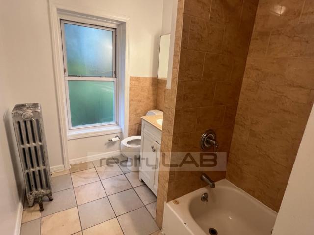 Foto del edificio - 2 bedroom in BROOKLYN NY 11216