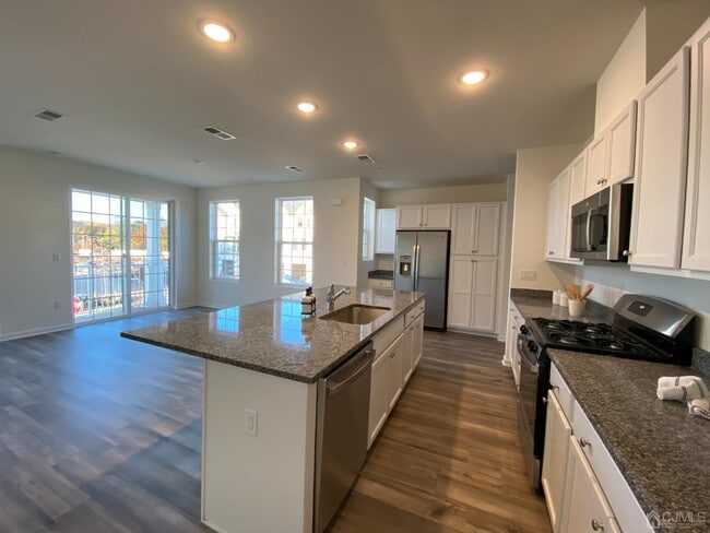 Building Photo - 246 Park Ln
