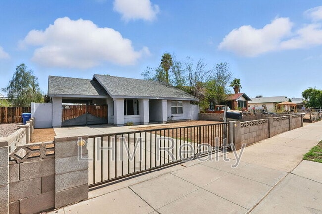 Photo - 345 N 15th St House
