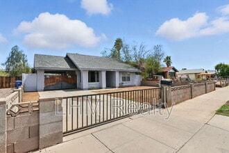 Building Photo - 345 N 15th St