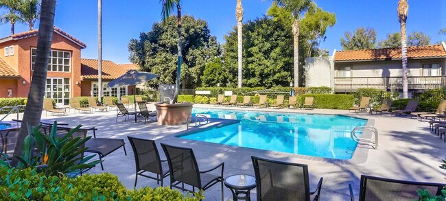 Building Photo - 13263 Rancho Peñasquitos Blvd