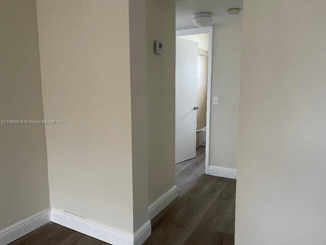 Foto del edificio - 4300 SW 67th Ave