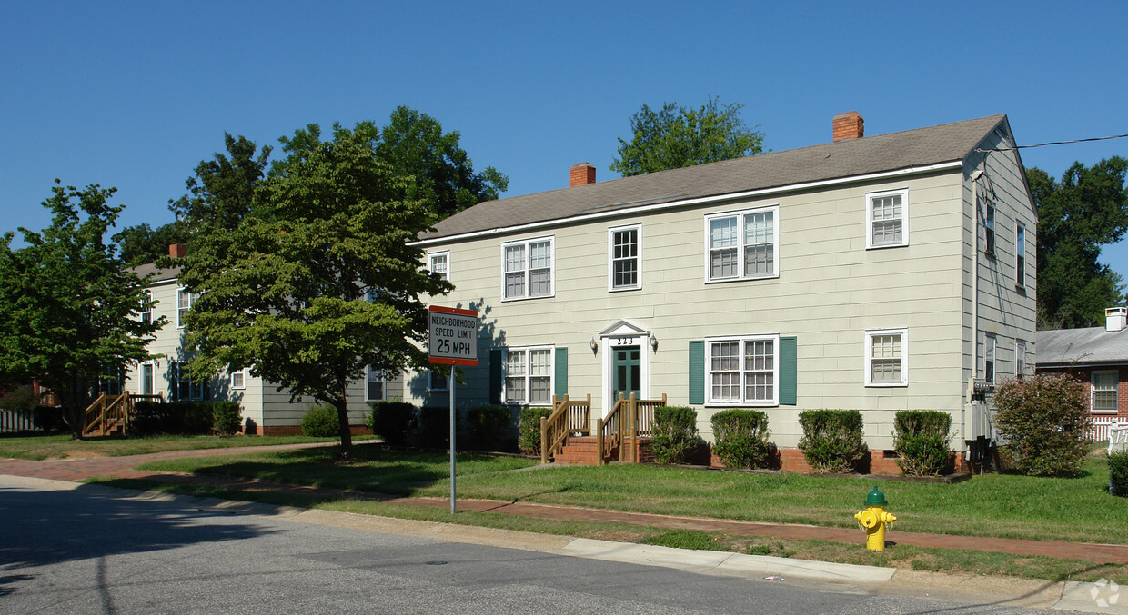 Primary Photo - Virginia Arms Apartments