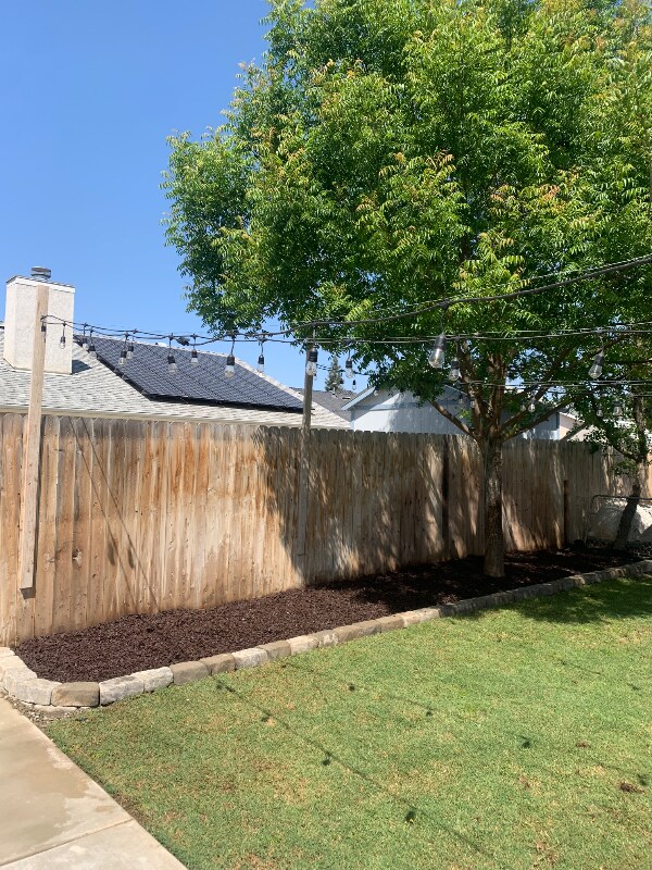 Foto del edificio - 5886 W Menlo Ave