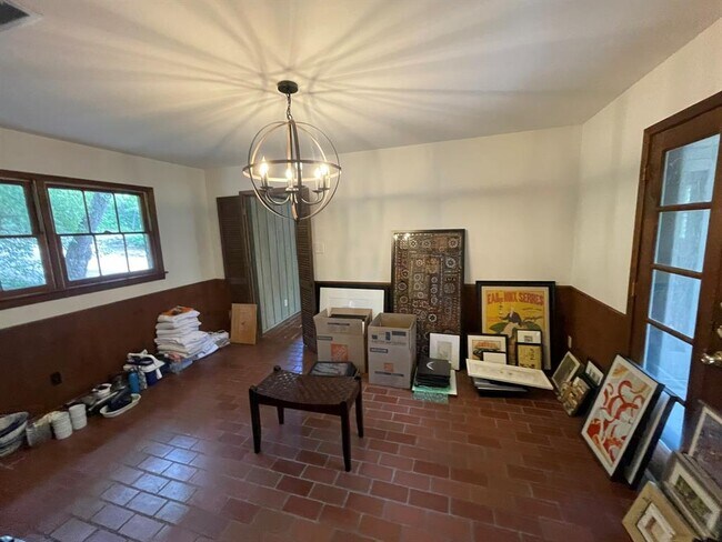Foto del edificio - 720 Yaupon Valley Rd