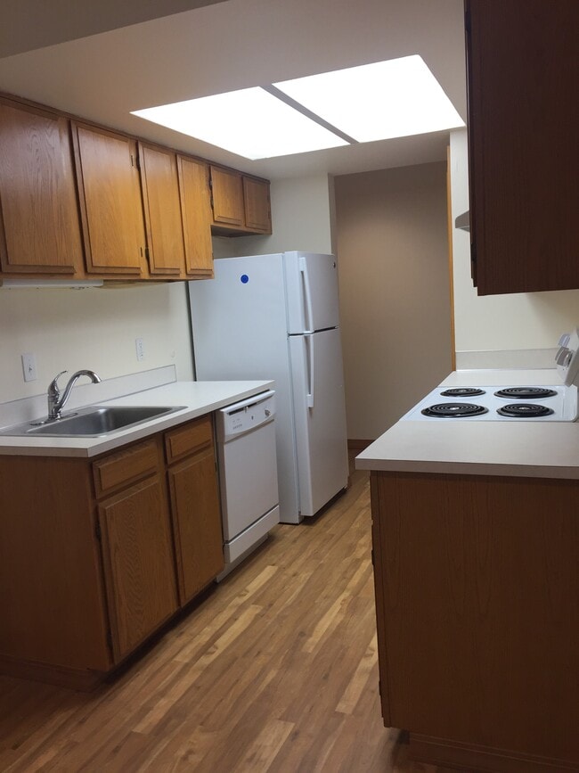 Building Photo - Meridian Place Apartments