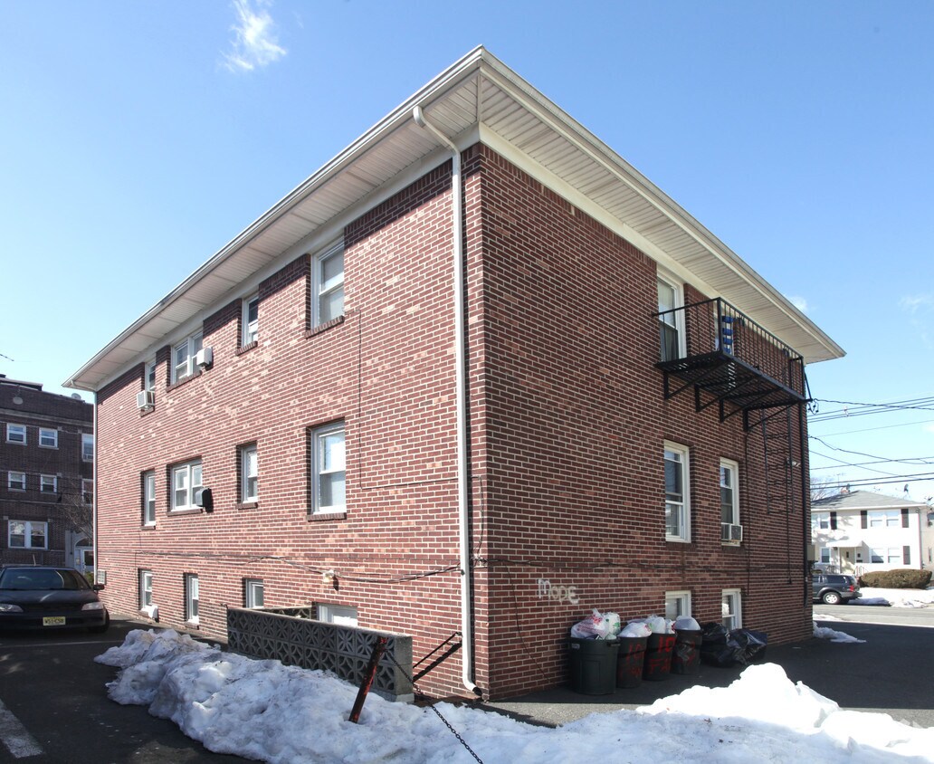 Building Photo - 1085 Fanny St