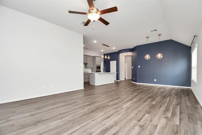 Building Photo - 24315 Huntcliff Dr