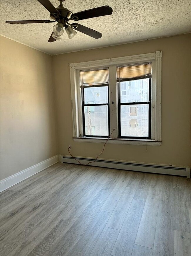 Building Photo - New Allston Listing!!
