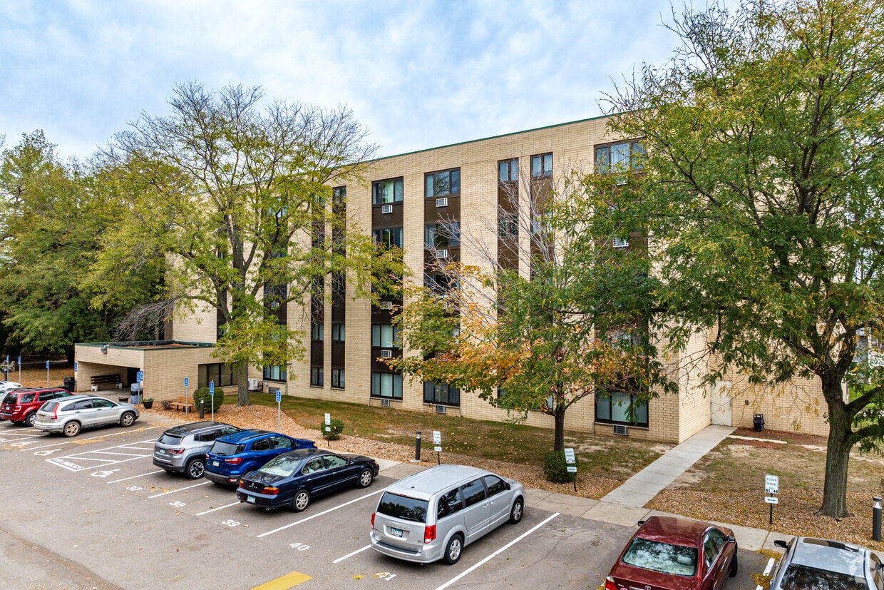 Primary Photo - Raymie Johnson Estates