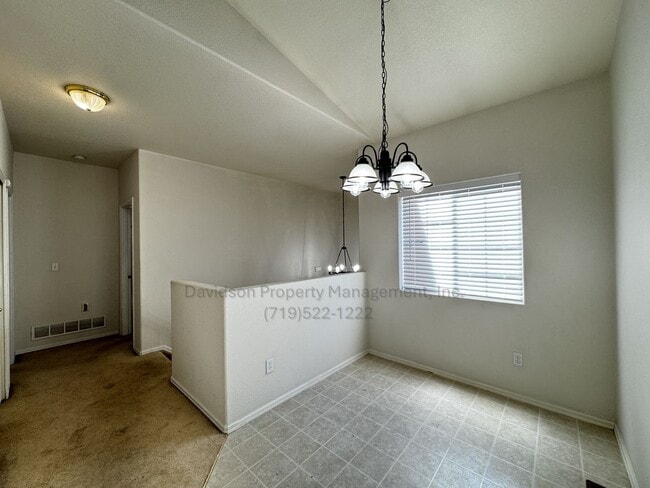Foto del edificio - Spacious 3 Bedroom Condo in Southeast Colorado Springs