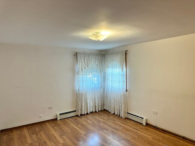 Foto del edificio - 6019 W Diversey Ave