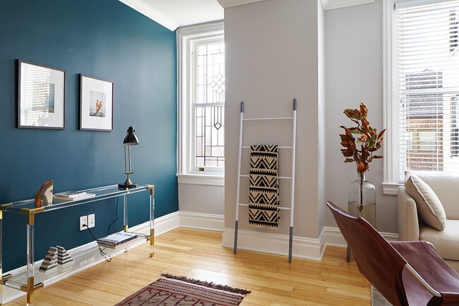 Interior Photo - Touraine