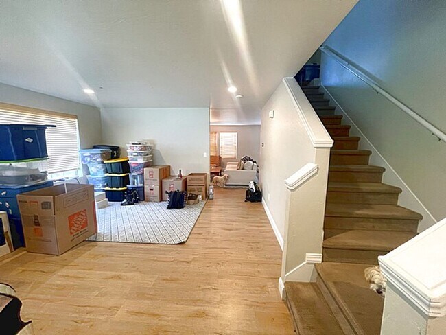 Building Photo - Family Friendly Trailside Home