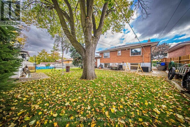 Building Photo - 46 Samba Dr