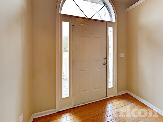 Building Photo - 3935 Piper Glen Dr NE