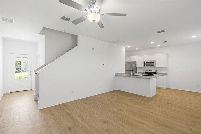 Building Photo - 124 Desert Hare Dr